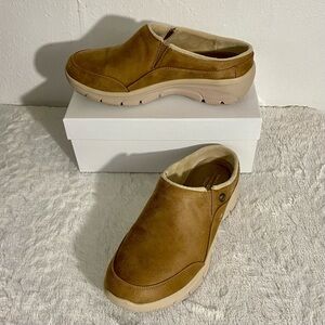Skechers Tan Relaxed Fit Easy Going Latte 2 Slip-On Shoes Women’s Size 8.5M